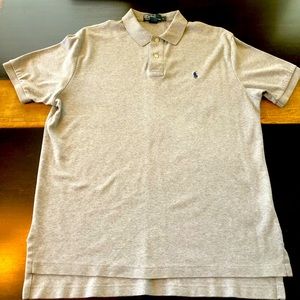 This Vintage polo is crafted from Pima cotton and features embroidered pony.